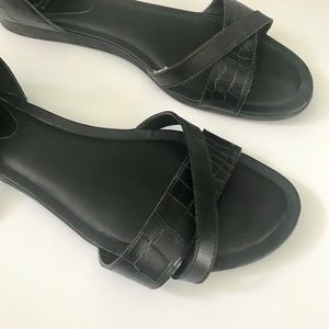 Gianni Bini Flat Black Sandals, Size 8